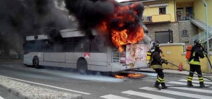 bus incendio spezia