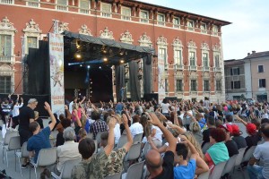 Foto Pubblico Palco Piazza Aranci FB14