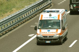 ambulanza-in-autostrada