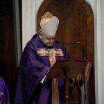 “Giacomo ha fatto la cosa giusta”: il dolore di Massa diventa appello alla comunità. Omelia del Vescovo mons. Mario Vaccari