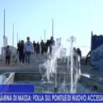 Folla a Marina di Massa sul pontile di nuovo accessibile da Pasqua – SERVIZIO TG VIDEO –