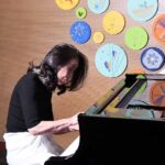 La grande musica come terapia dello spirito: successo per il concerto della pianista Sumiko Hojo all’ospedale Apuane