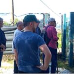 Cancelli abusivi, due pesi e due misure? A Forte dei Marmi rimossi in cinque giorni, a Massa uno resiste da oltre dieci anni