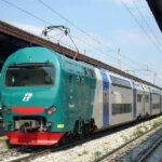 Guasto alla linea elettrica tra Pisa e Livorno: treni in tilt, ritardi fino a 90 minuti e corse cancellate