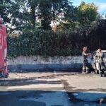 Auto in fiamme nel parcheggio del Penny Market a Massa